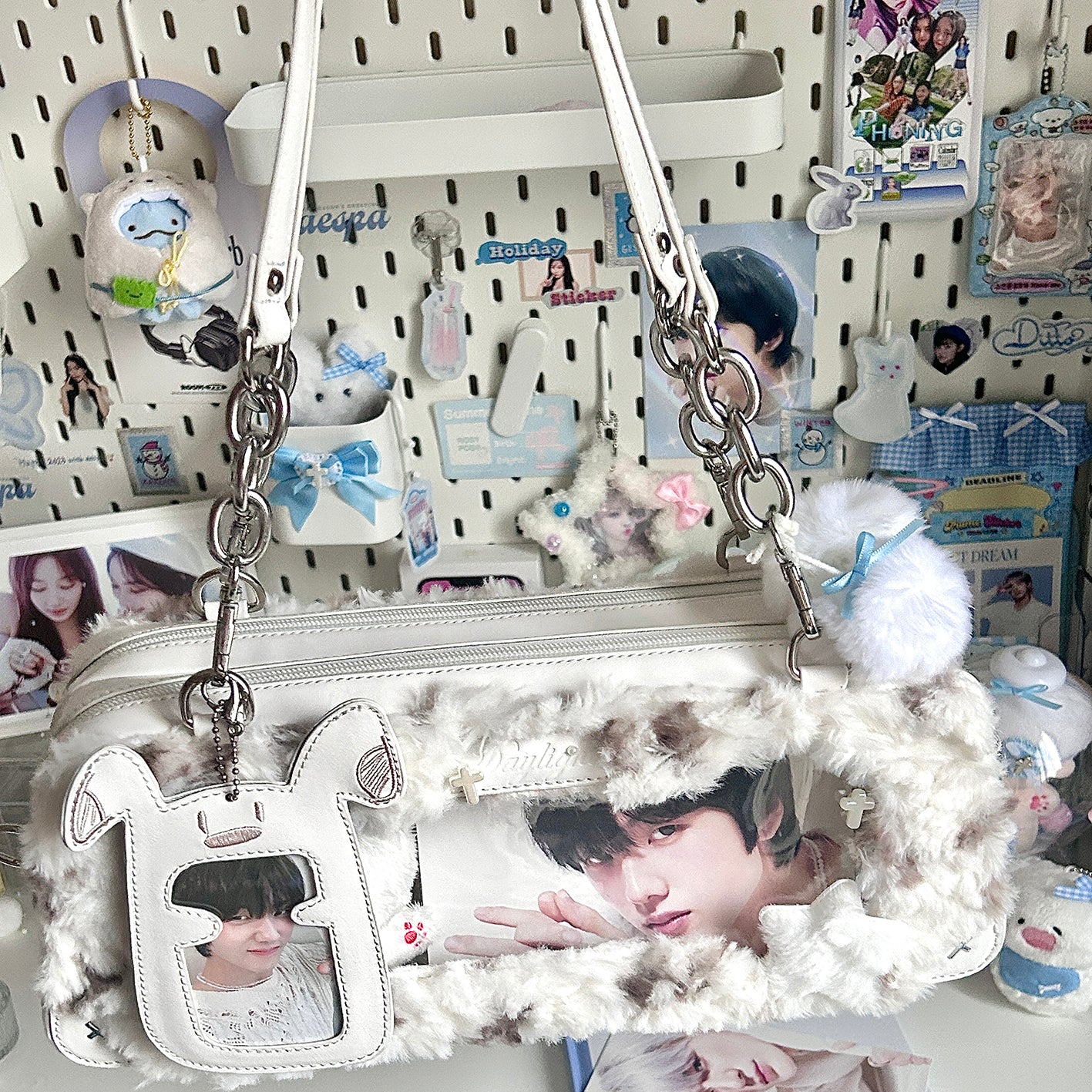 【予約】Daylight ワンワン雪餅 もふもふ痛バッグ カードケース付き